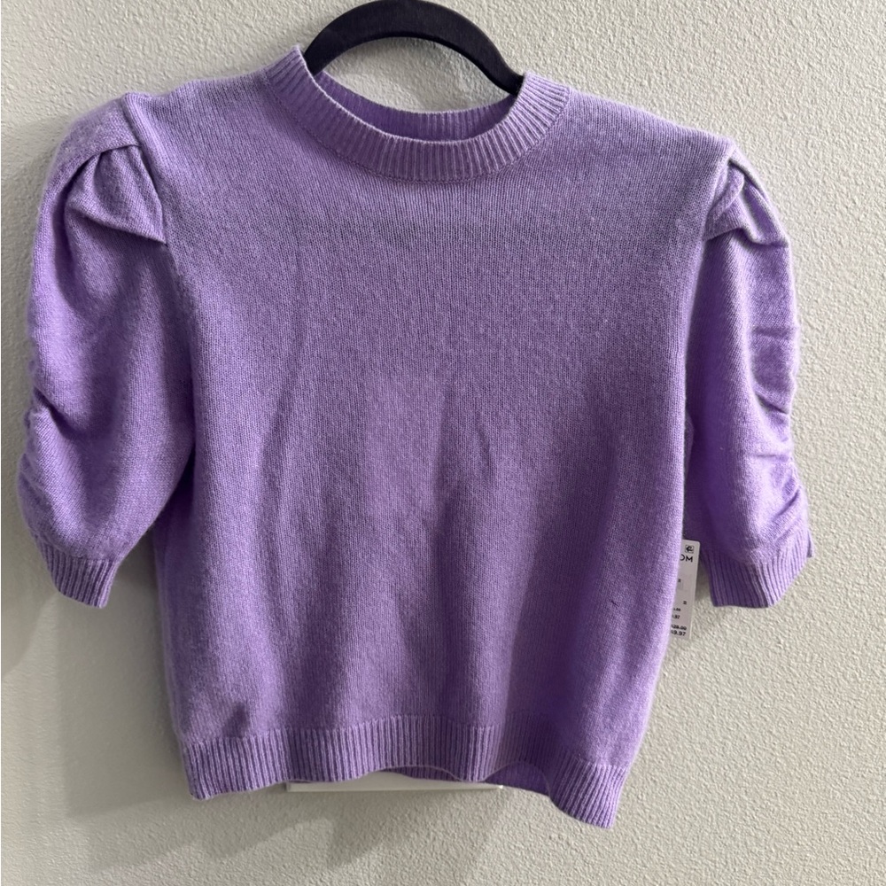 Stylish Frame Denim ruched sleeve cashmere sweater . NWT XS in Lilac.